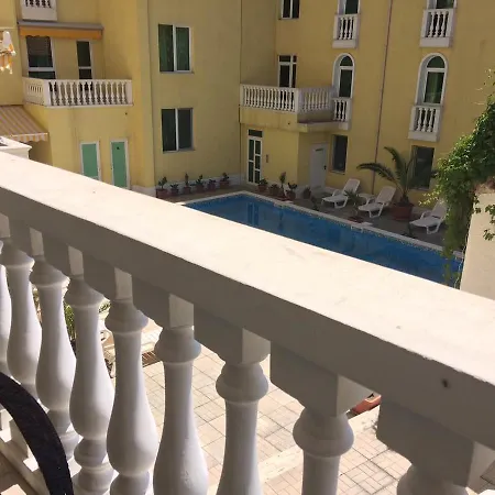 Ξενοδοχείο με διαμερίσματα Marina Sunrise 4*